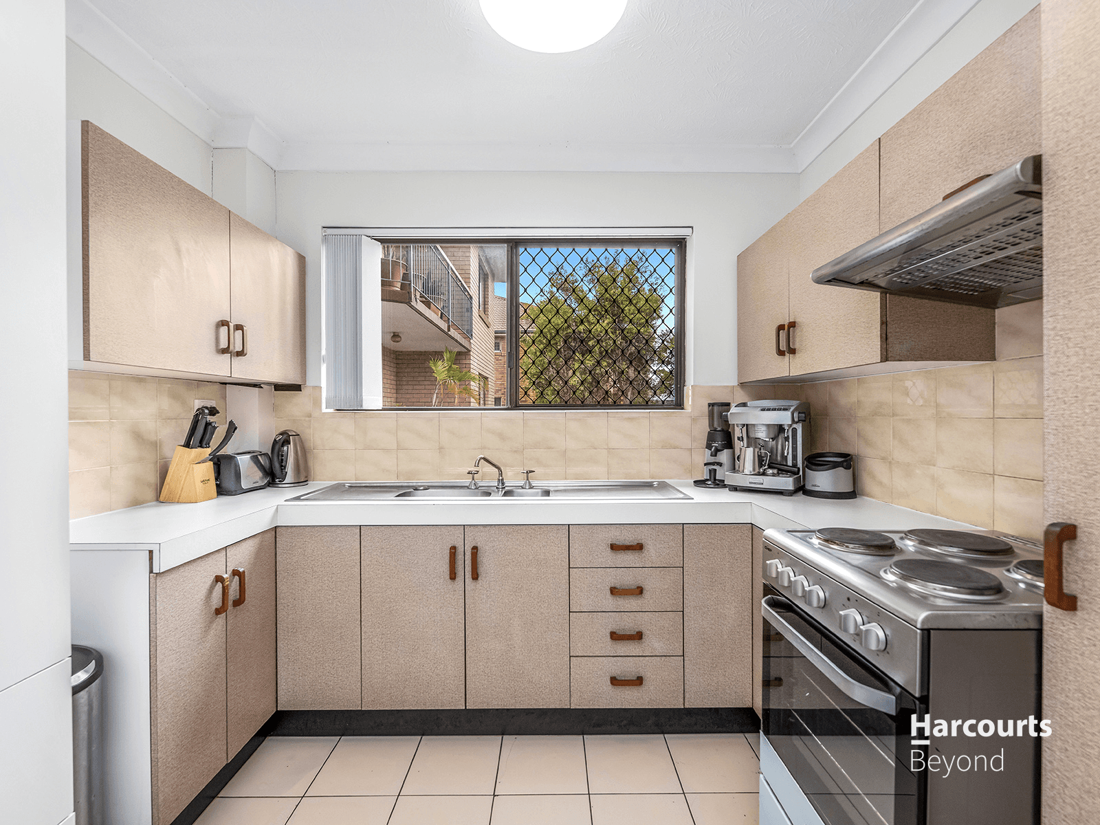 2/23 Earl Street, GREENSLOPES, QLD 4120