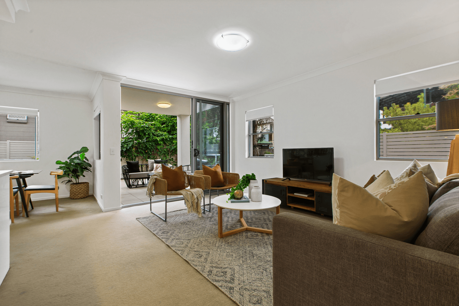 1/54 Yamboyna Street, MANLY, QLD 4179