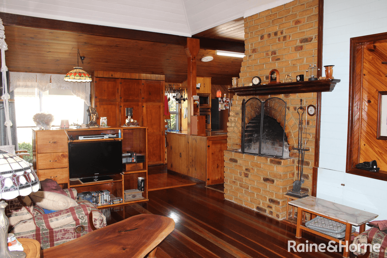 55 Gipps Street, NANANGO, QLD 4615