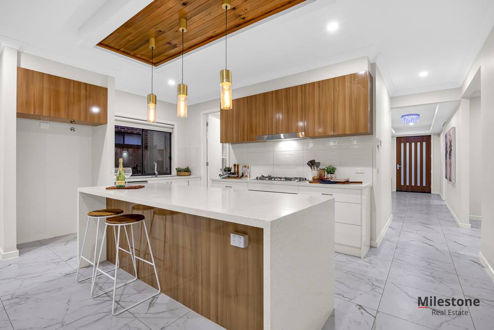 21 Clover Drive, ROCKBANK, VIC 3335