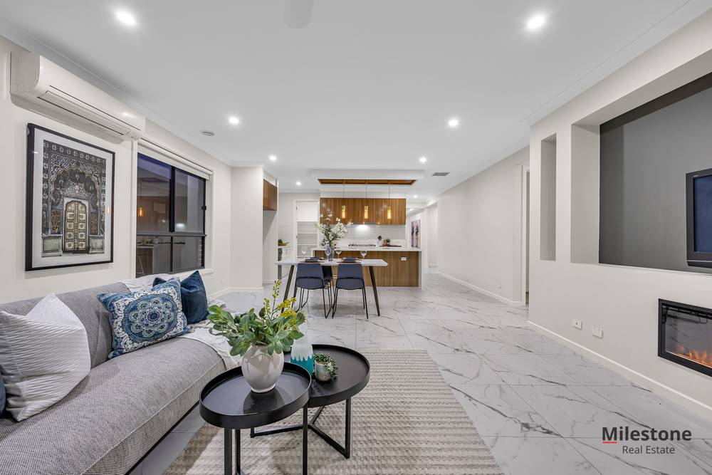 21 Clover Drive, ROCKBANK, VIC 3335