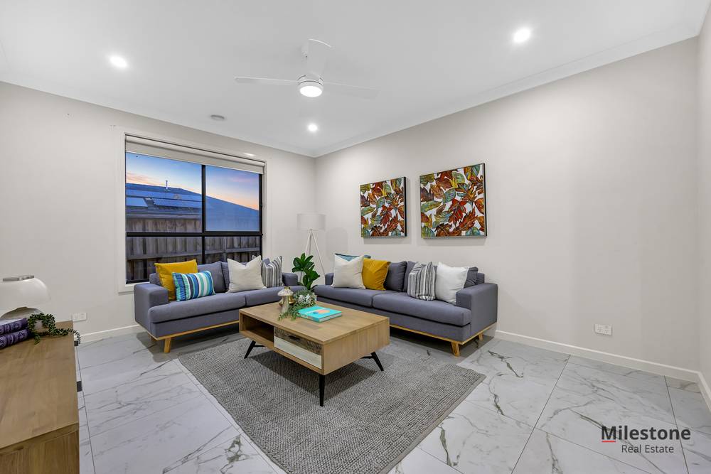21 Clover Drive, ROCKBANK, VIC 3335