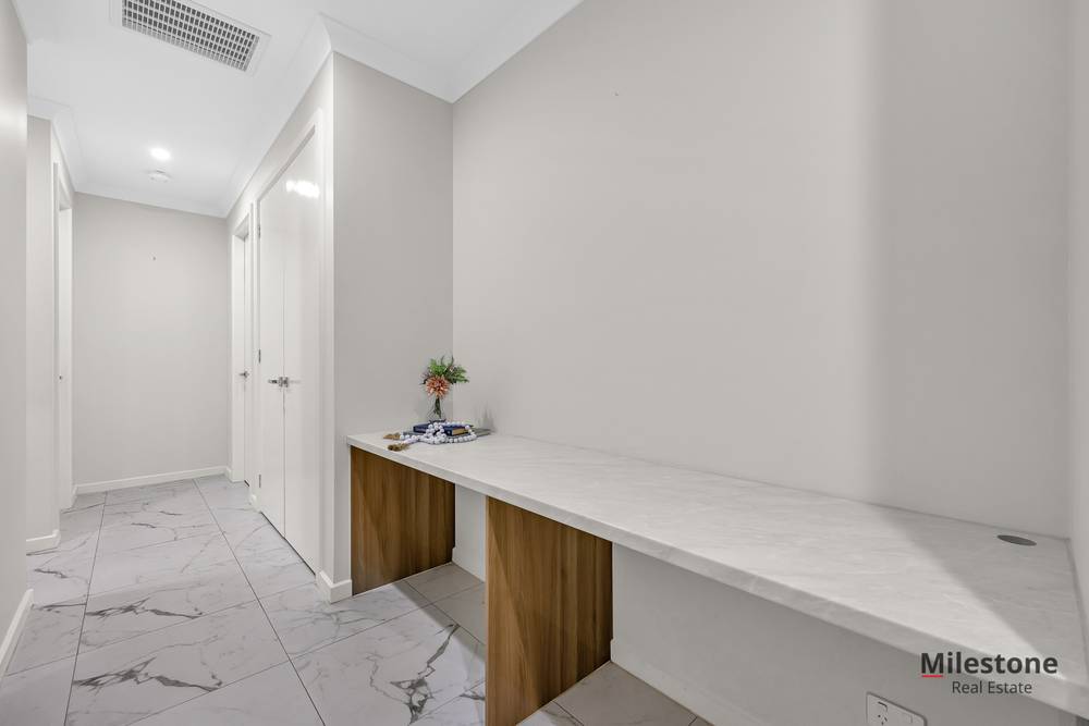21 Clover Drive, ROCKBANK, VIC 3335