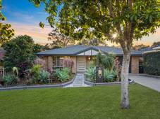 5 Macadamia Street, Wynnum West, QLD 4178