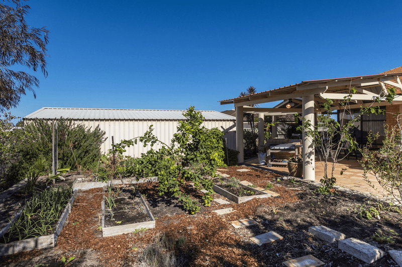 18 Valkyrie Place, TWO ROCKS, WA 6037