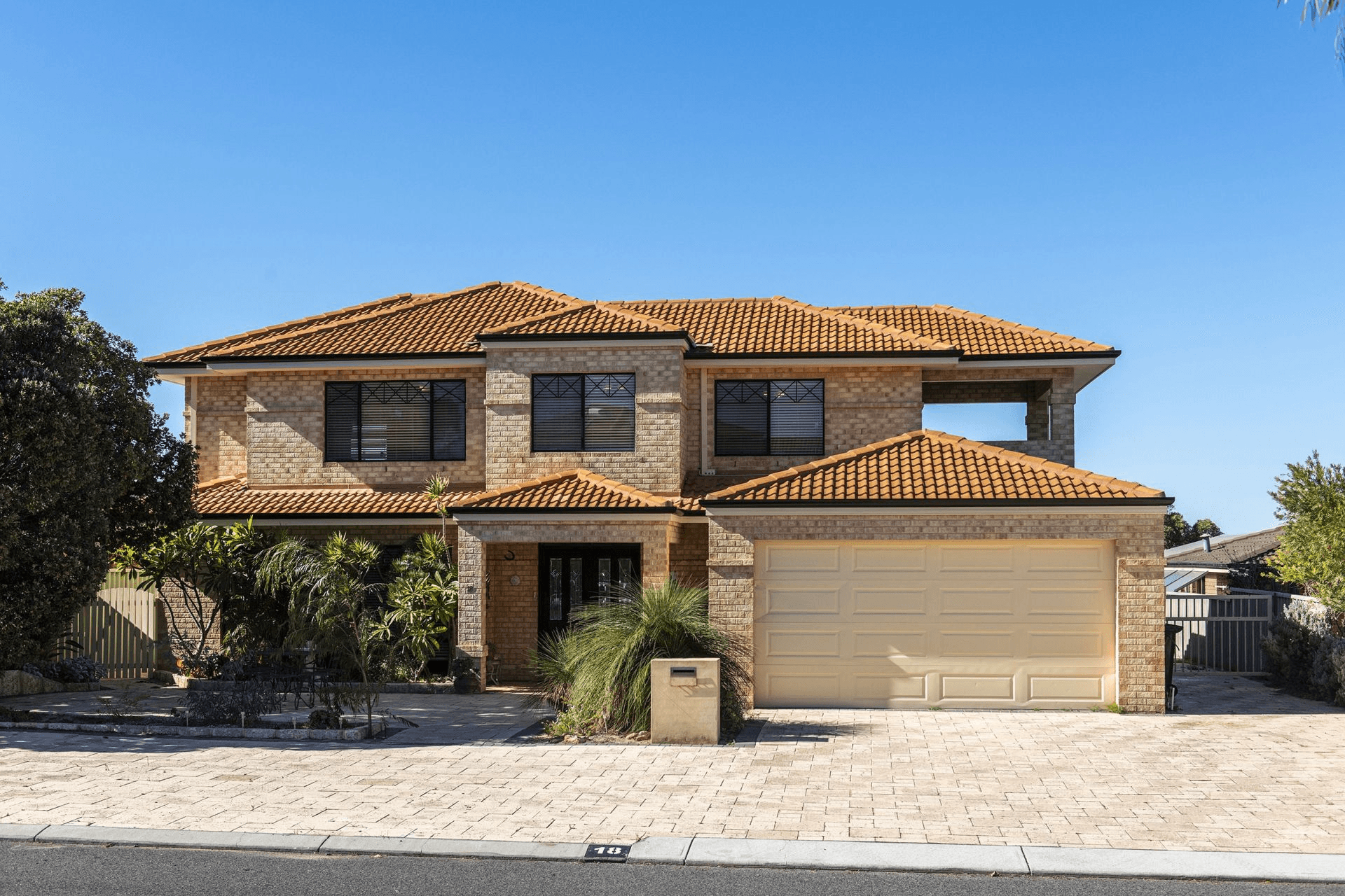 18 Valkyrie Place, TWO ROCKS, WA 6037