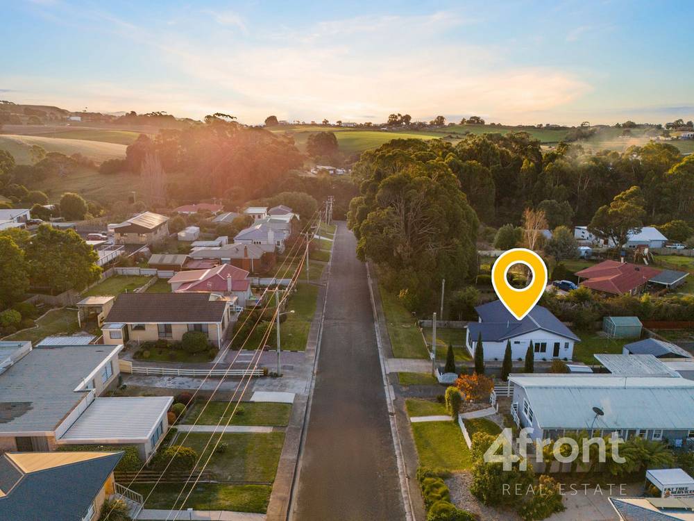 6 Russell Street, PENGUIN, TAS 7316