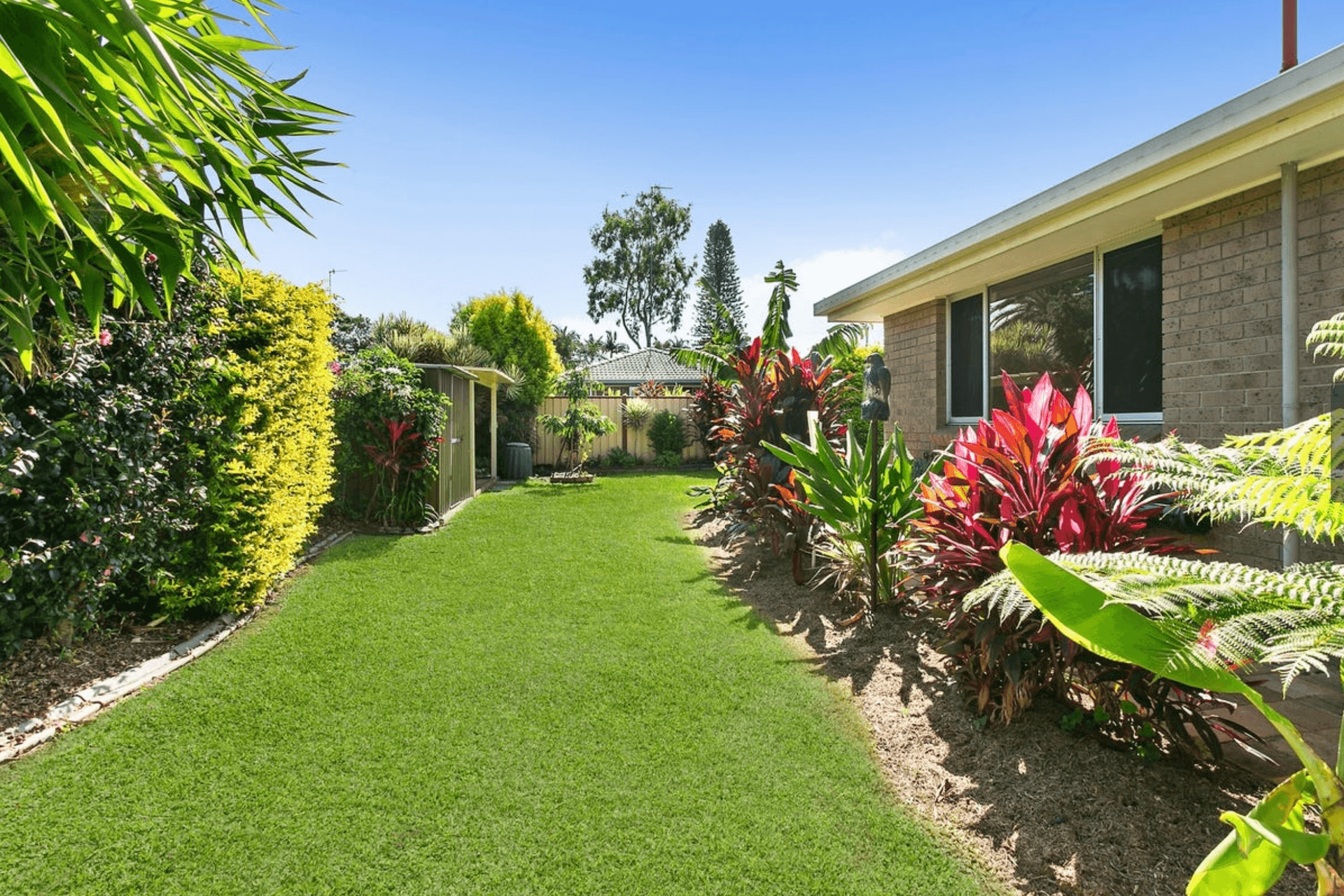 5 Clives Circuit, Currumbin Waters, QLD 4223