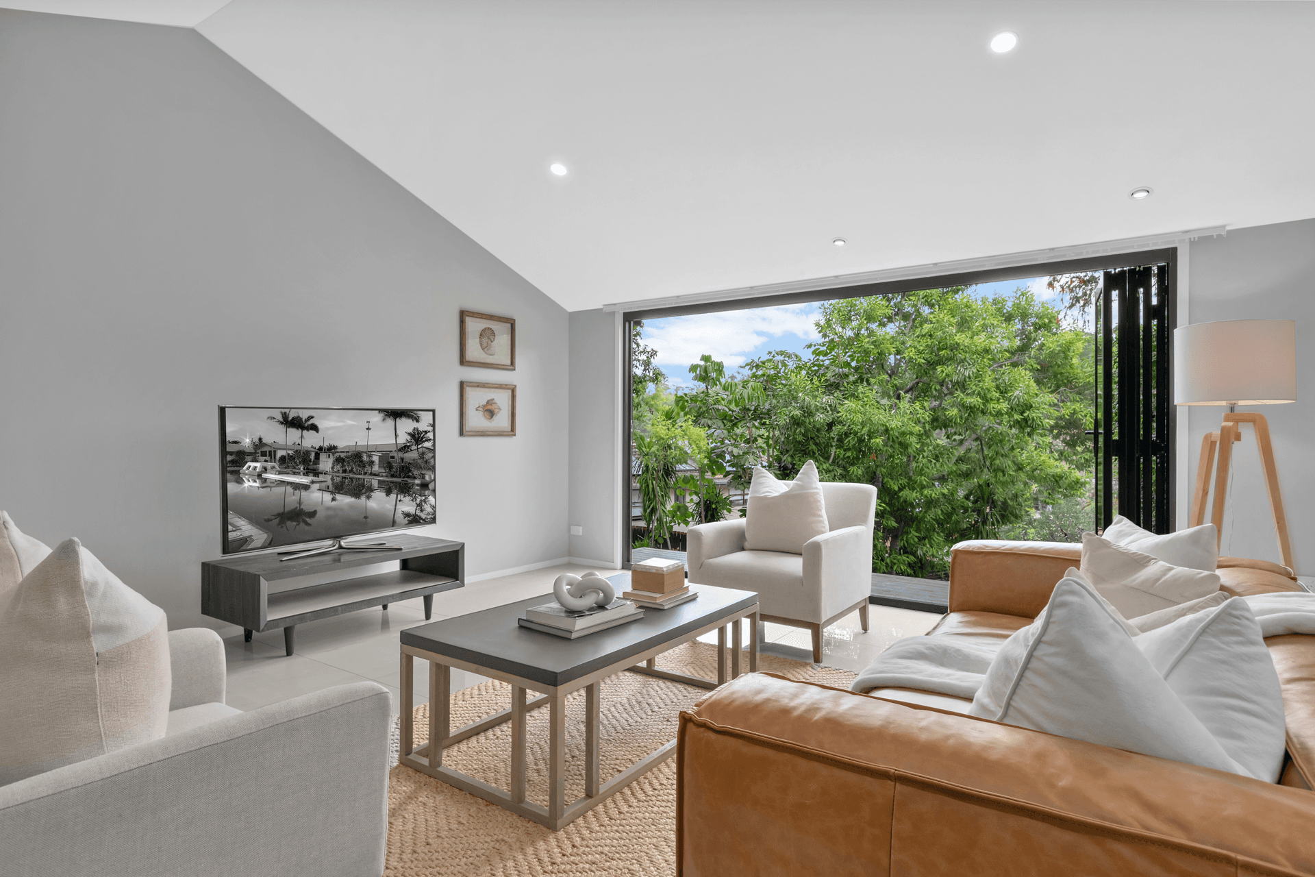 5 Vinca Court, INDOOROOPILLY, QLD 4068