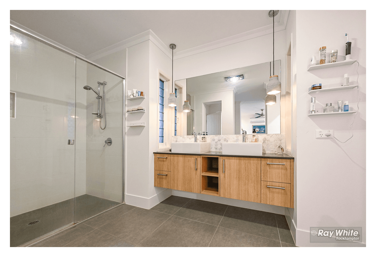 17 Edenbrook Drive, PARKHURST, QLD 4702