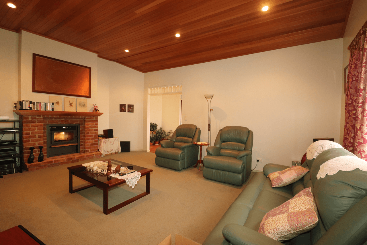 19 Glen Legh Road, GLEN INNES, NSW 2370