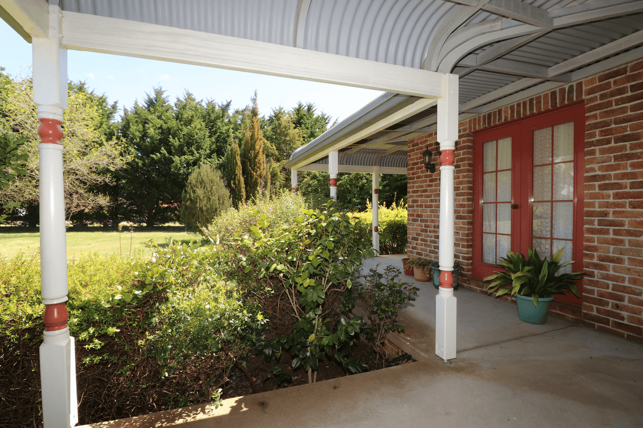 19 Glen Legh Road, GLEN INNES, NSW 2370