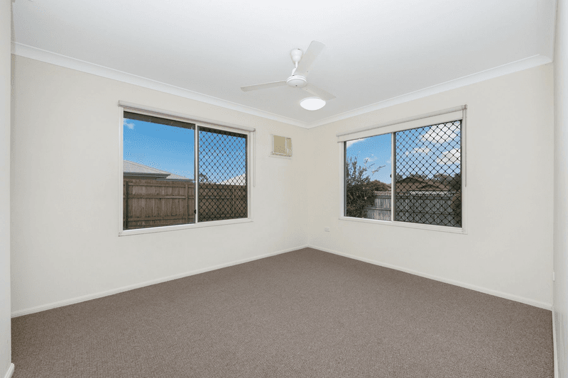 11 Lockyer Place, MOUNT LOUISA, QLD 4814