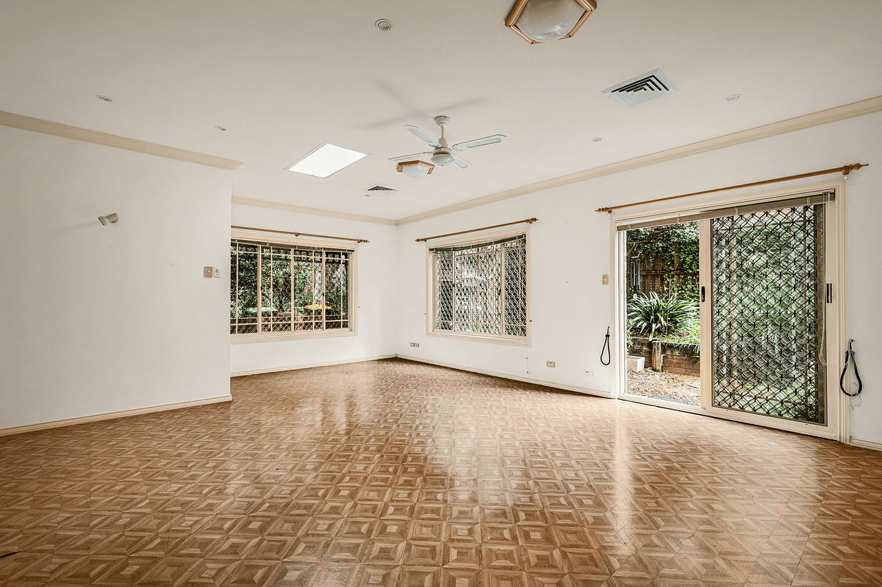 17/12 Martin Place, DURAL, NSW 2158