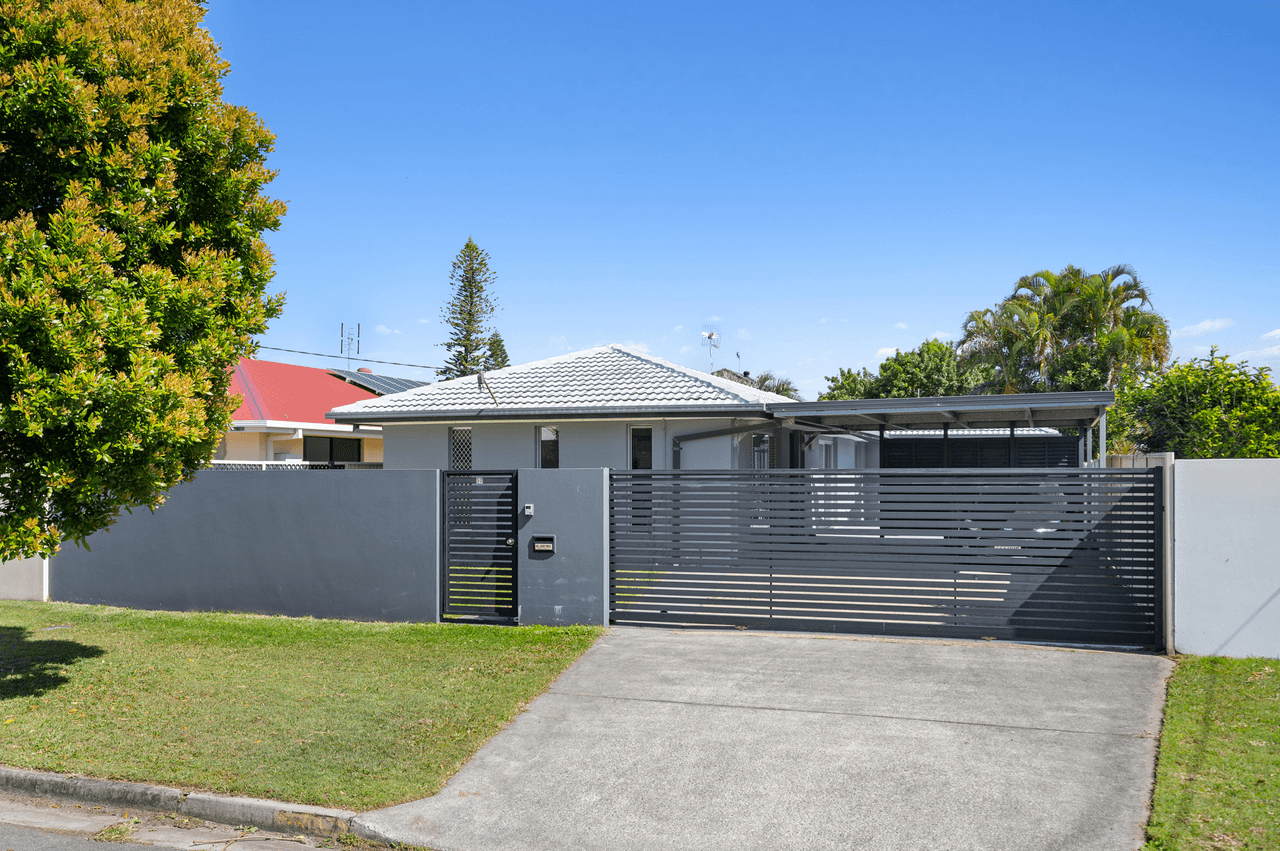 50 Annerley Avenue, RUNAWAY BAY, QLD 4216