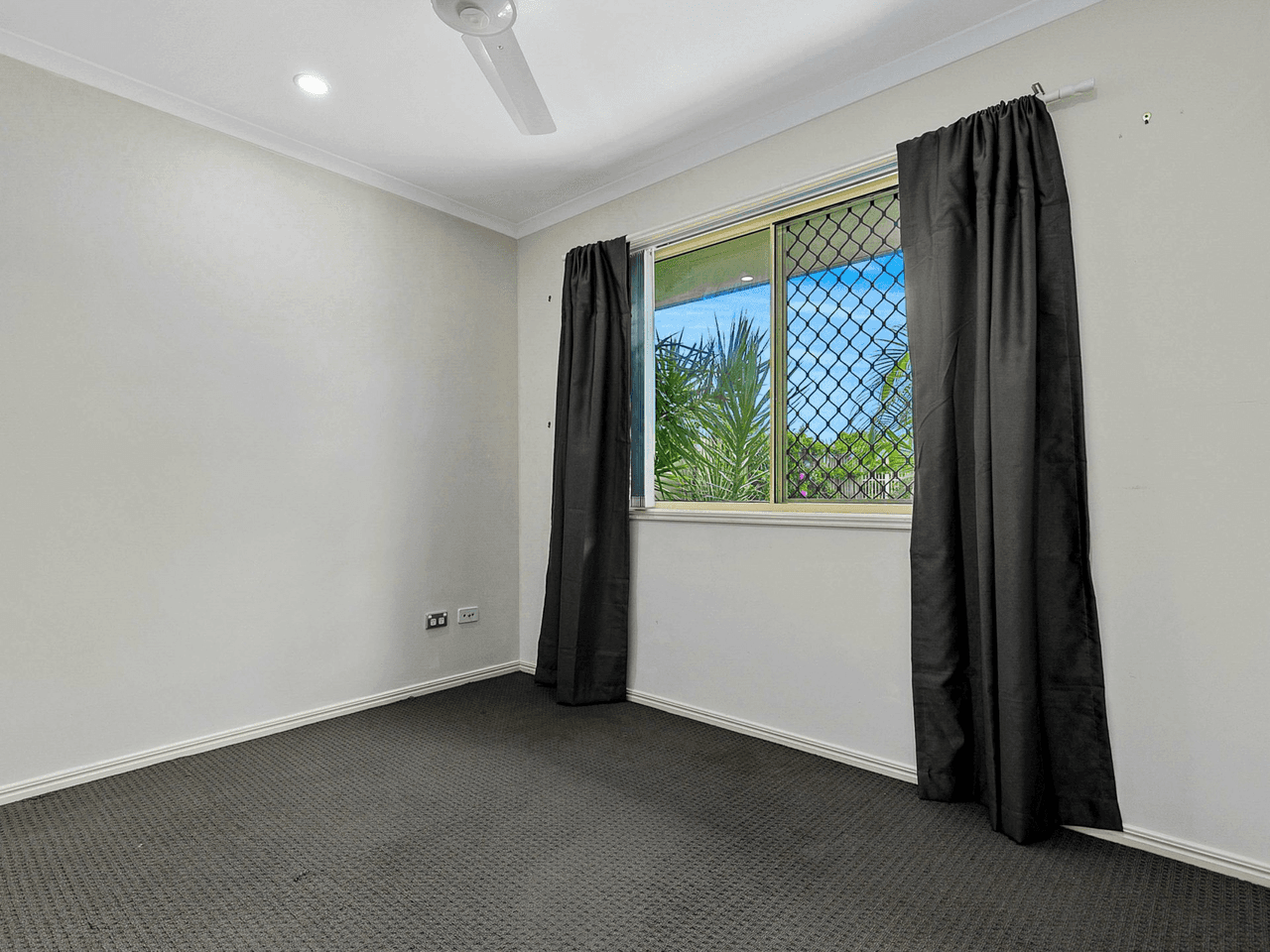 15 Endeavour Way, ELI WATERS, QLD 4655