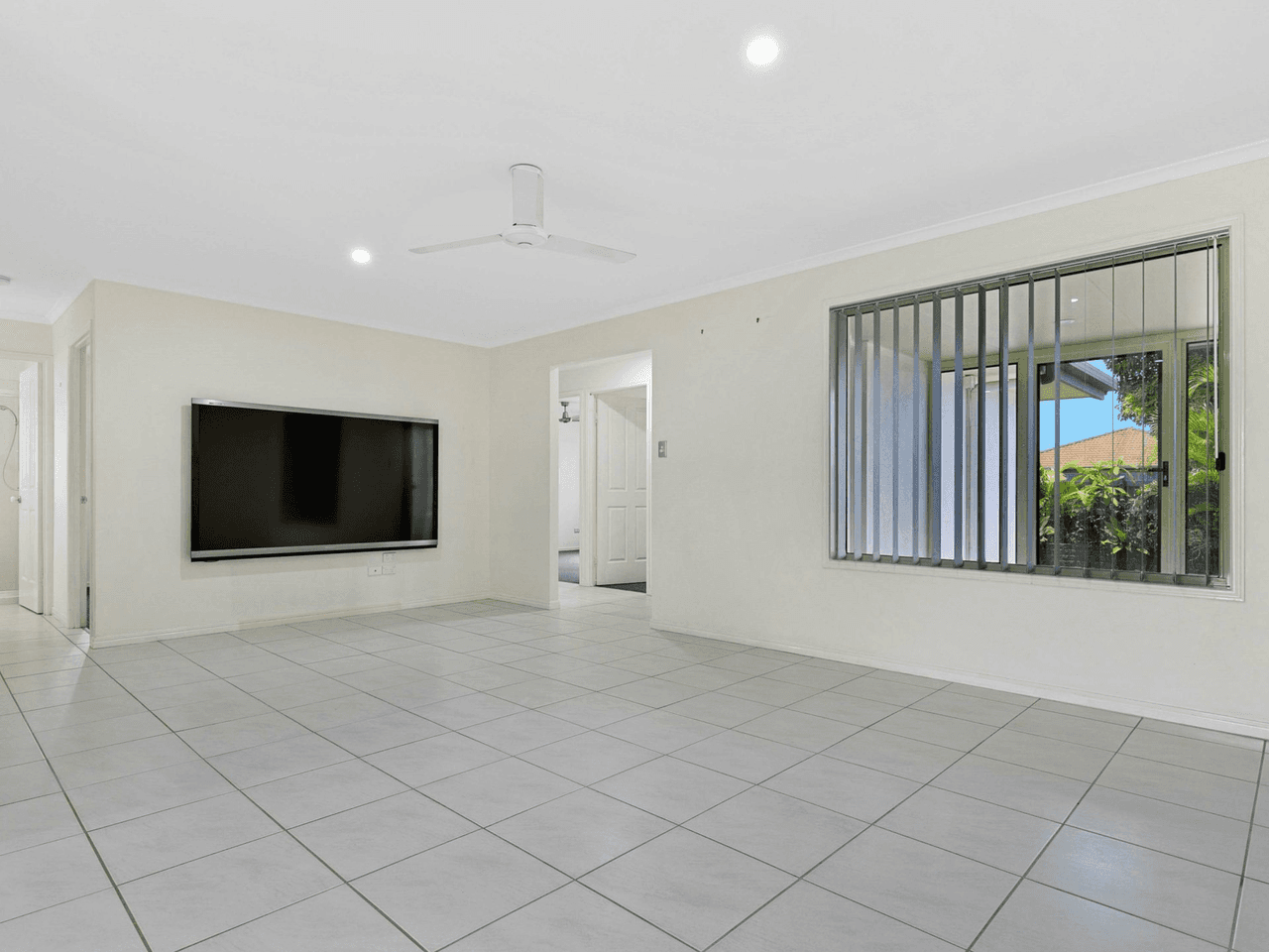 15 Endeavour Way, ELI WATERS, QLD 4655