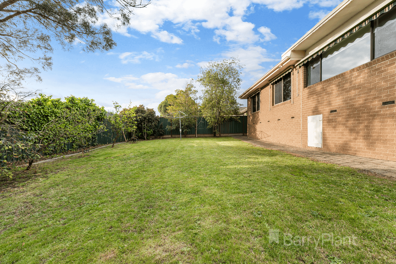 18 David Collins Drive, Endeavour Hills, VIC 3802