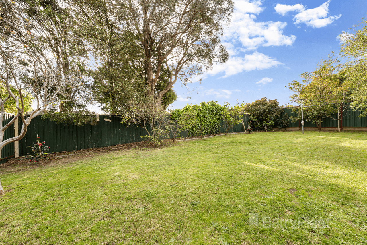 18 David Collins Drive, Endeavour Hills, VIC 3802