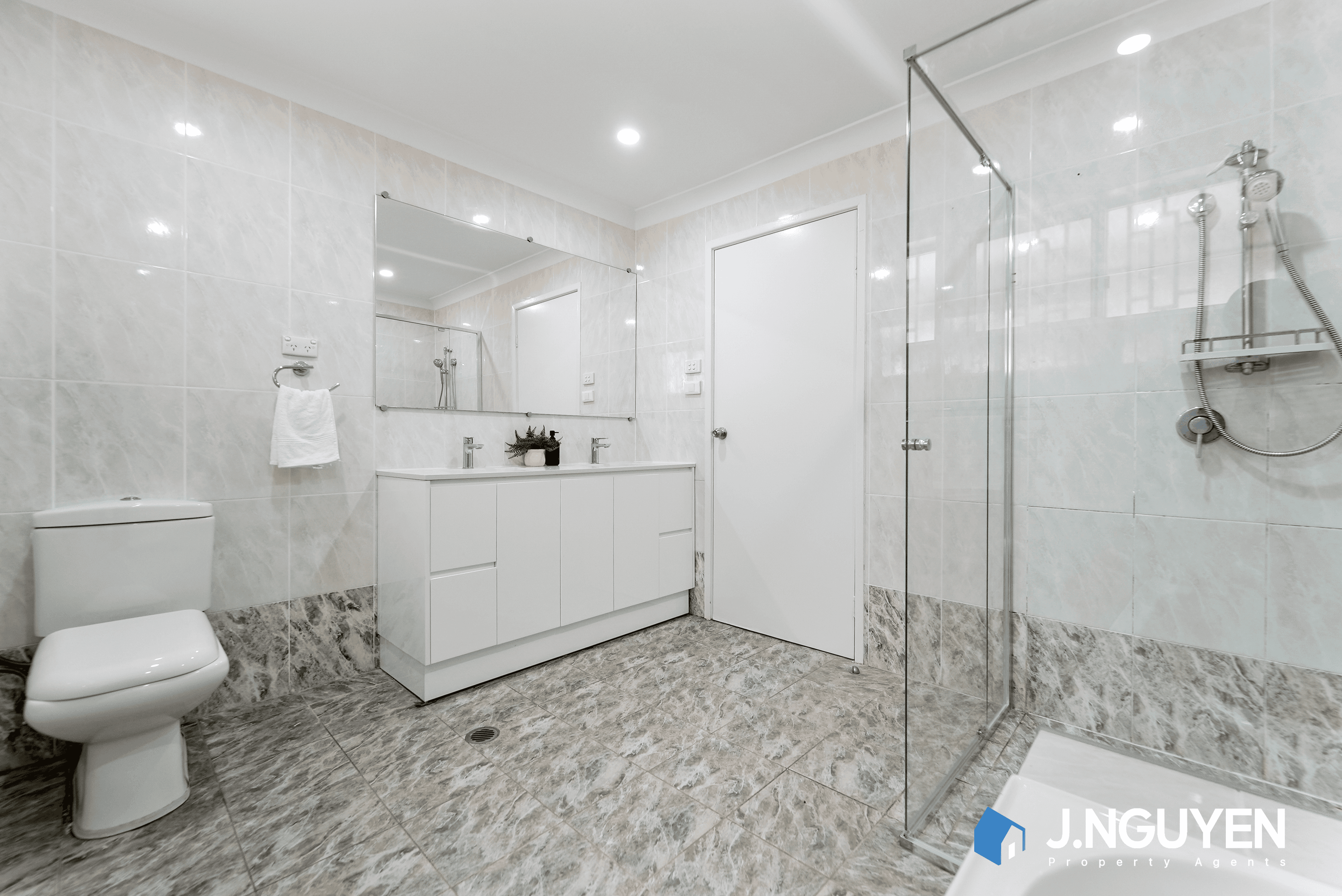24 Buranda Crescent, ST JOHNS PARK, NSW 2176