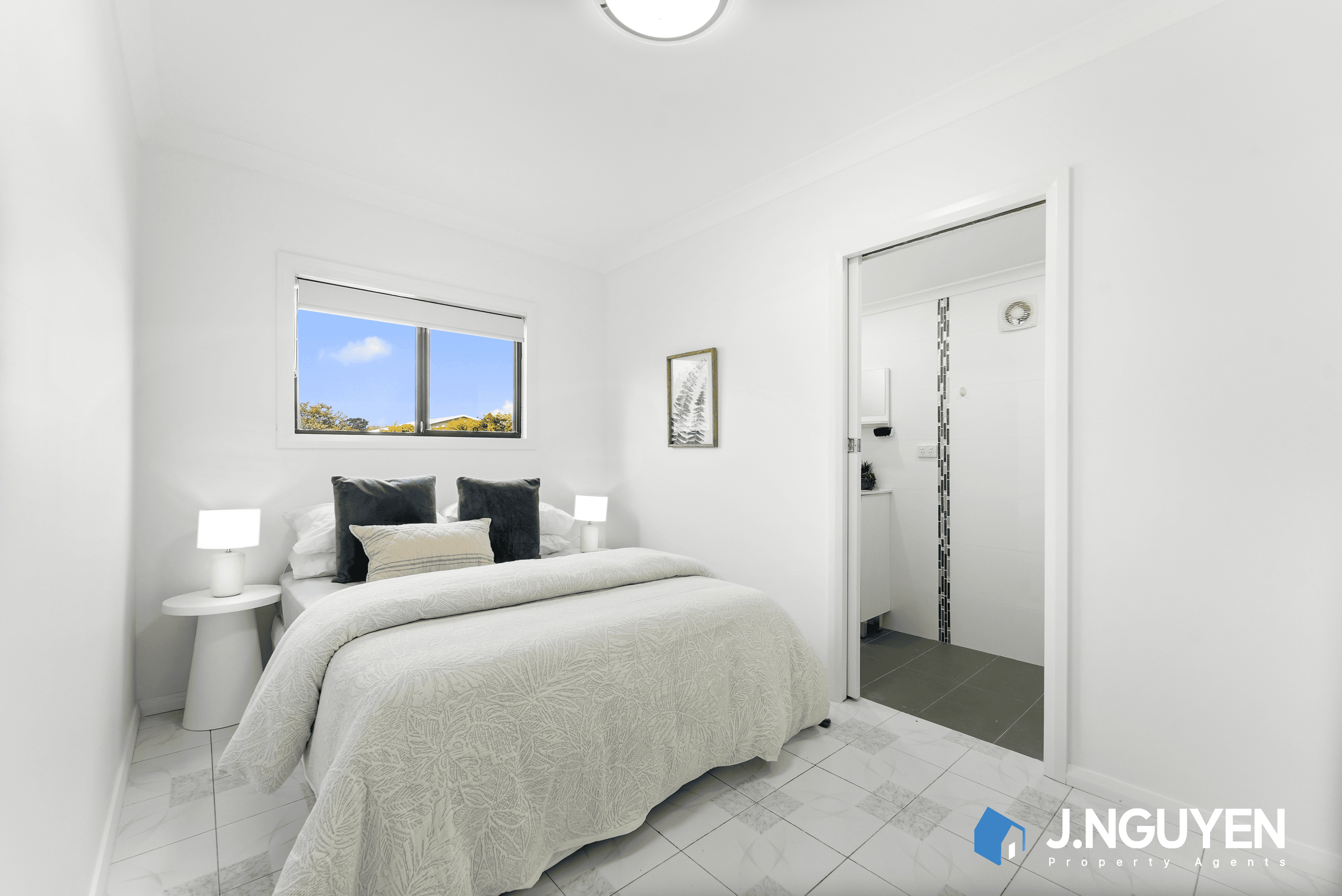 24 Buranda Crescent, ST JOHNS PARK, NSW 2176