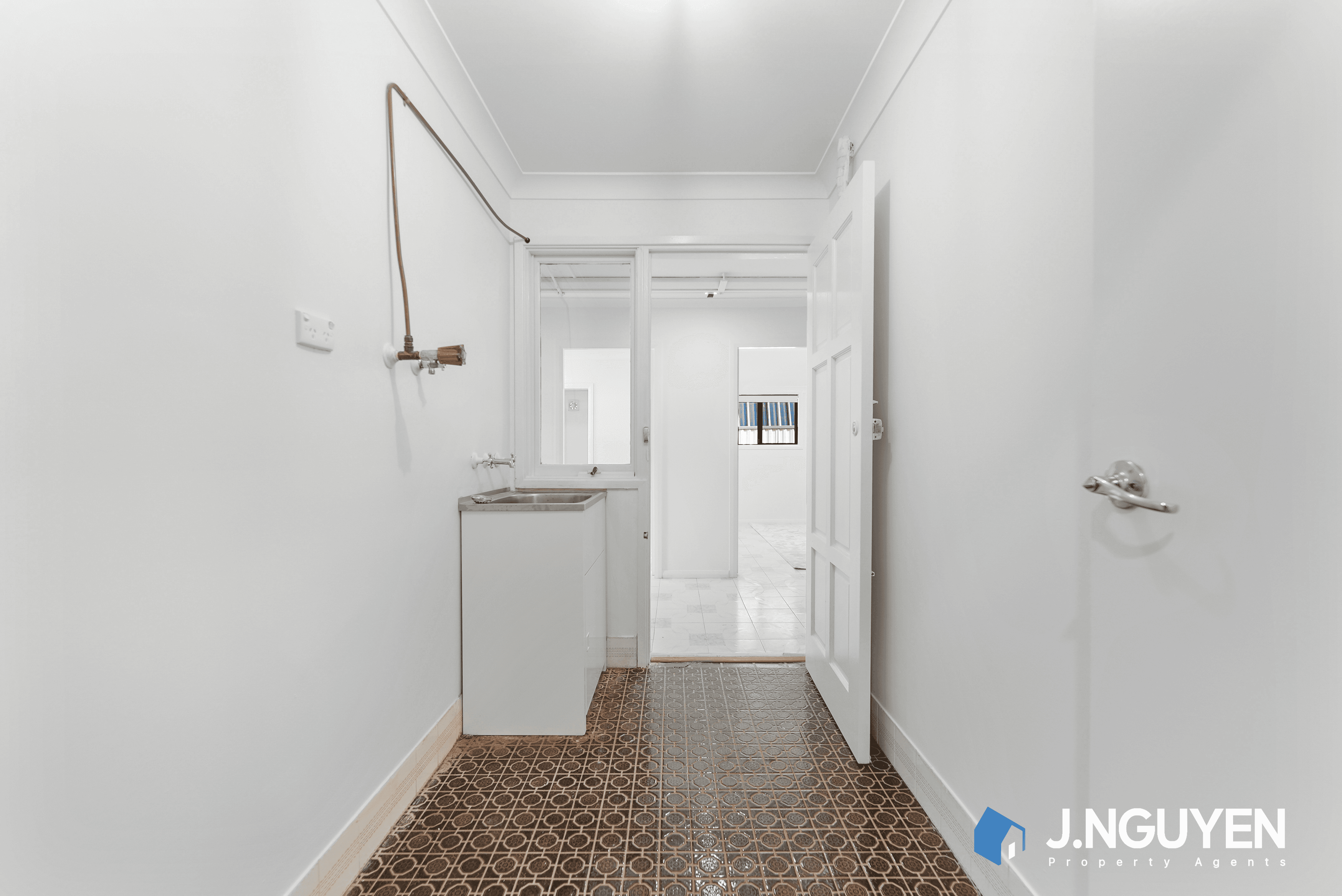 24 Buranda Crescent, ST JOHNS PARK, NSW 2176