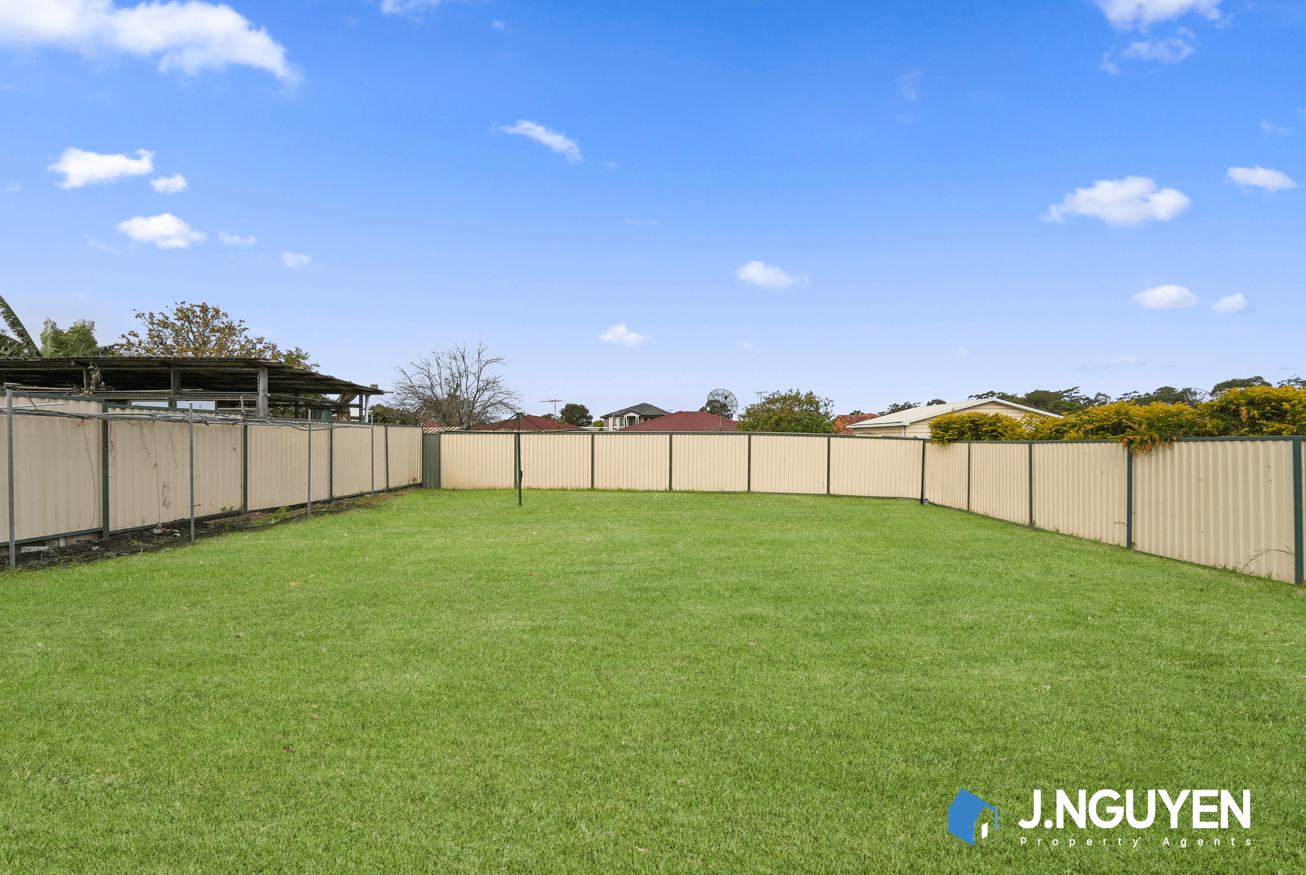 24 Buranda Crescent, ST JOHNS PARK, NSW 2176