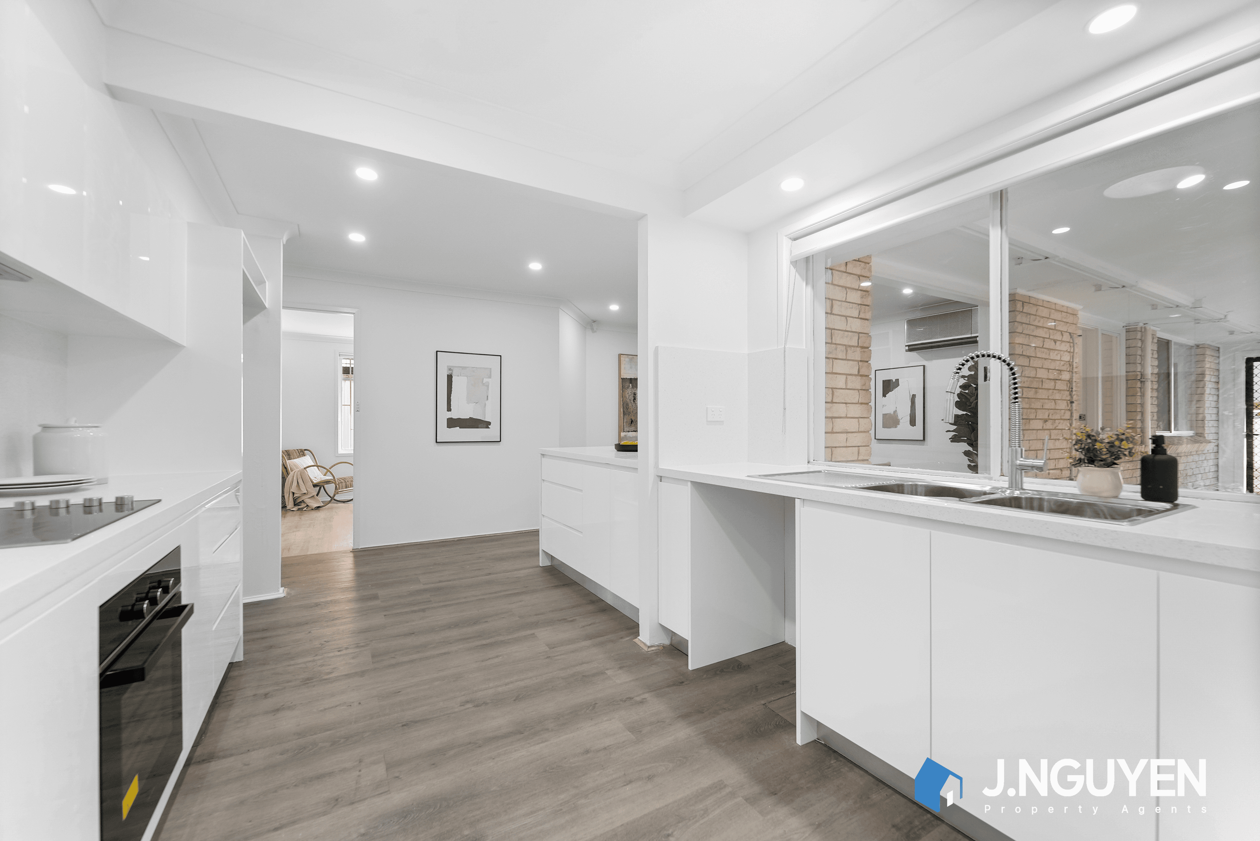 24 Buranda Crescent, ST JOHNS PARK, NSW 2176