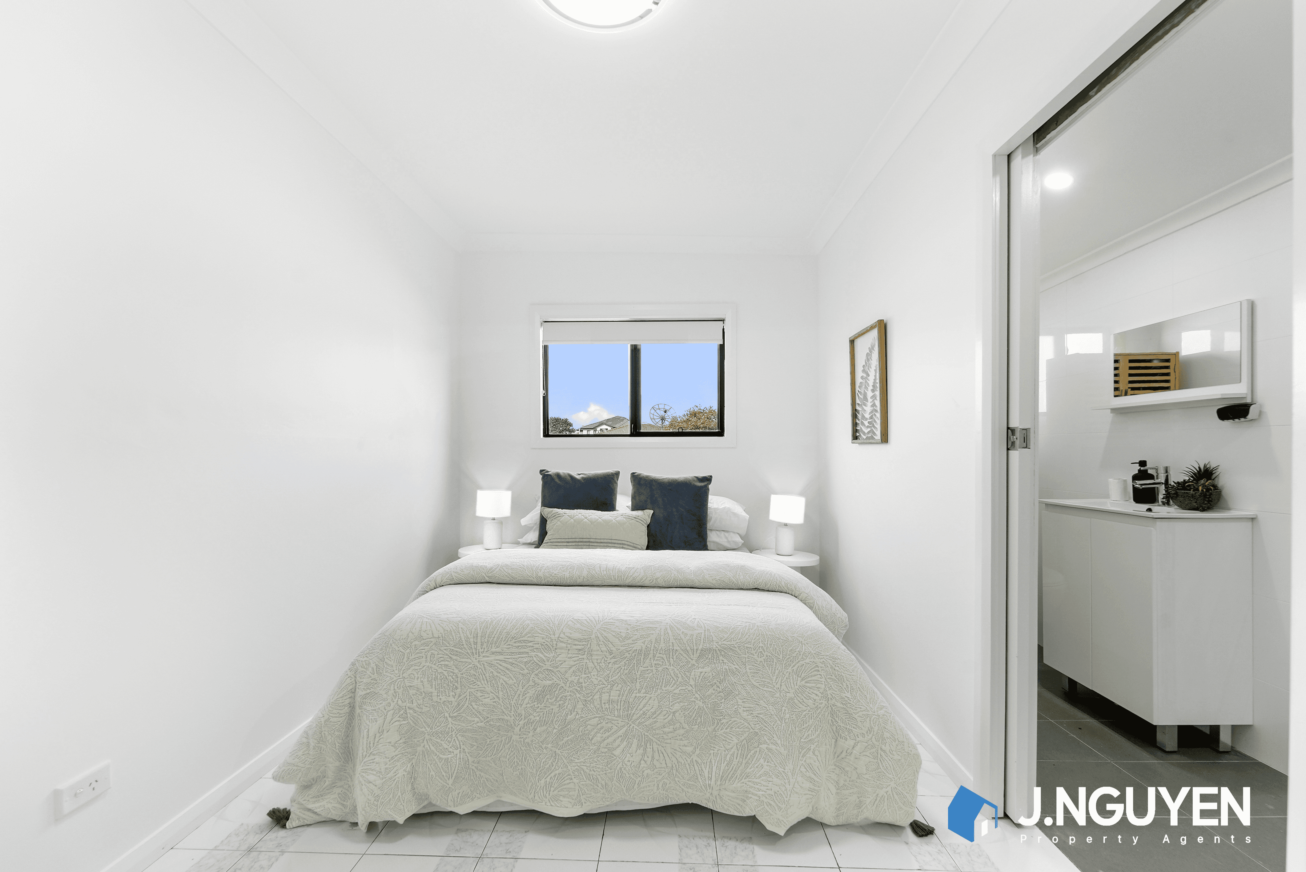 24 Buranda Crescent, ST JOHNS PARK, NSW 2176