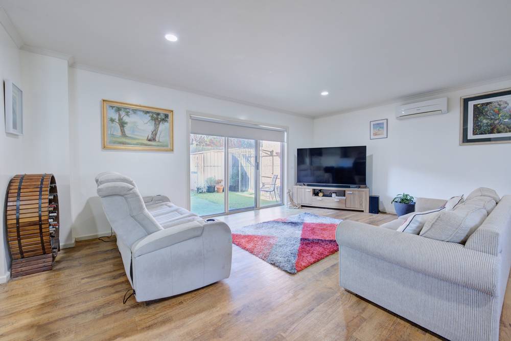1/17 Dahlsen Crescent, BAIRNSDALE, VIC 3875
