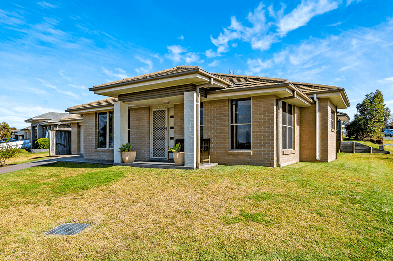 53 Redgum Circuit, ABERGLASSLYN, NSW 2320