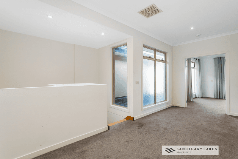 2/1-9 Eagleview Place, SANCTUARY LAKES, VIC 3030