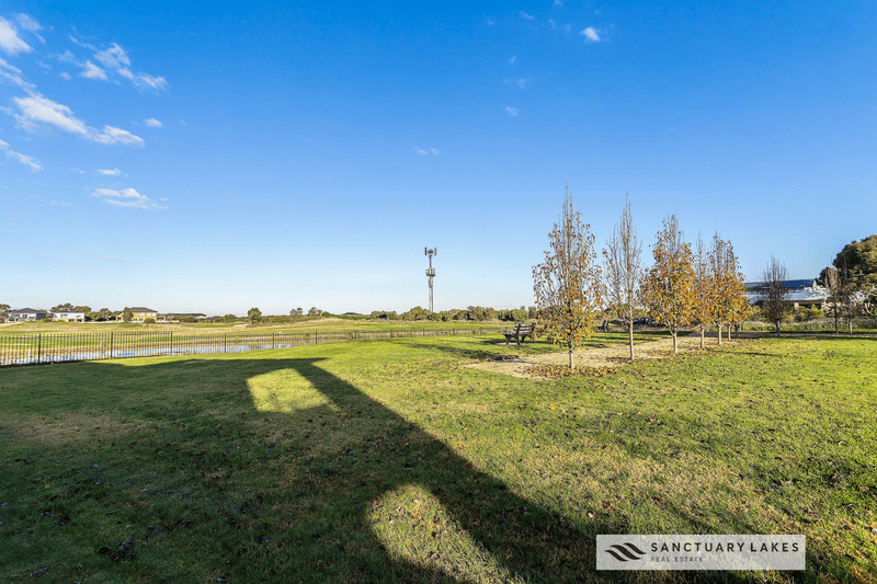 2/1-9 Eagleview Place, SANCTUARY LAKES, VIC 3030