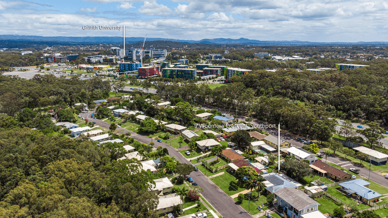 9 Woomera Crescent, SOUTHPORT, QLD 4215