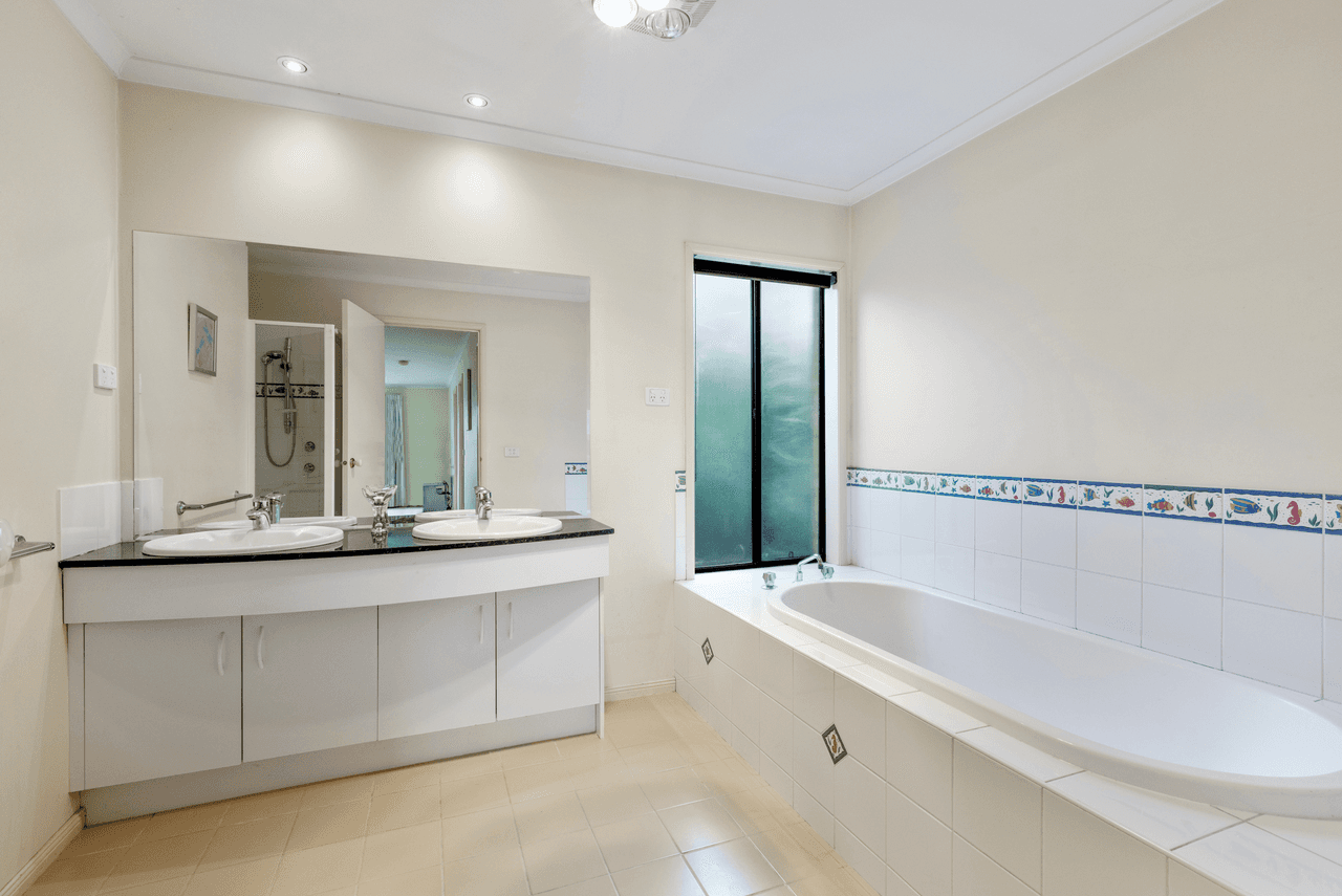 5 Reef Court, ASPENDALE GARDENS, VIC 3195