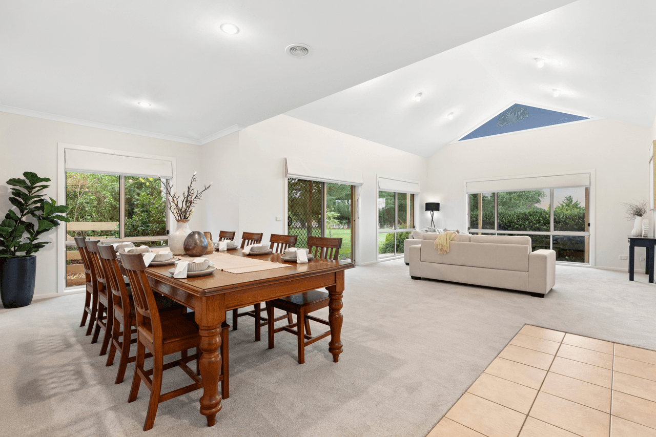 'Arila' 18 Tarrawarra Lane, ROMSEY, VIC 3434