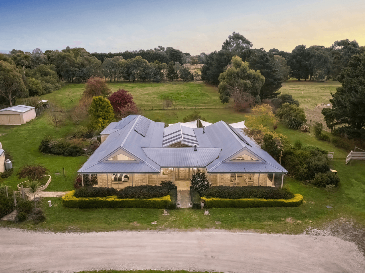 'Arila' 18 Tarrawarra Lane, ROMSEY, VIC 3434