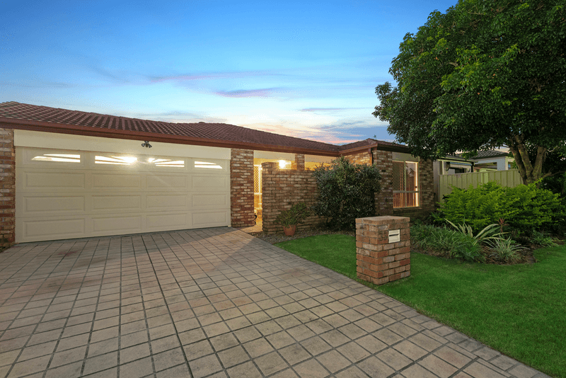 33 Tussock Crescent, ELANORA, QLD 4221