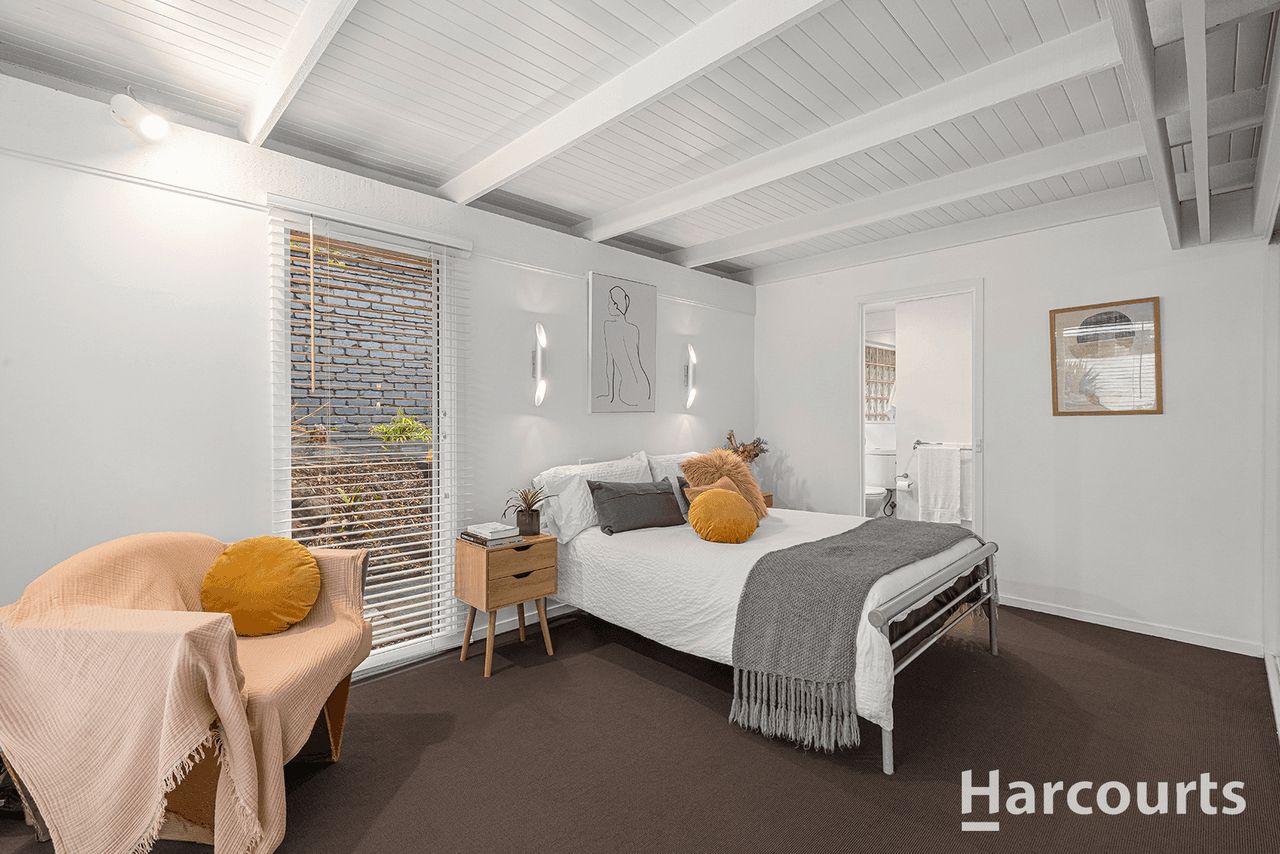 28 Holyrood Drive, VERMONT, VIC 3133
