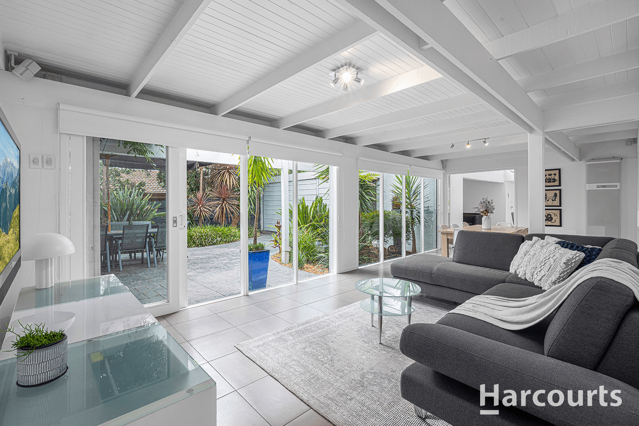 28 Holyrood Drive, VERMONT, VIC 3133