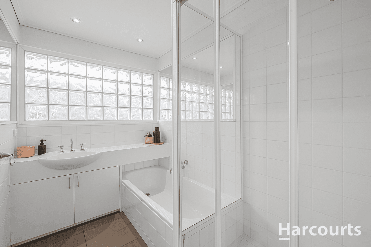 28 Holyrood Drive, VERMONT, VIC 3133