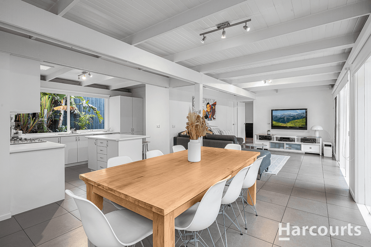28 Holyrood Drive, VERMONT, VIC 3133