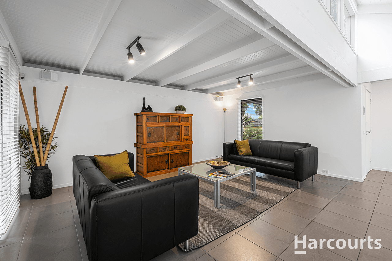 28 Holyrood Drive, VERMONT, VIC 3133
