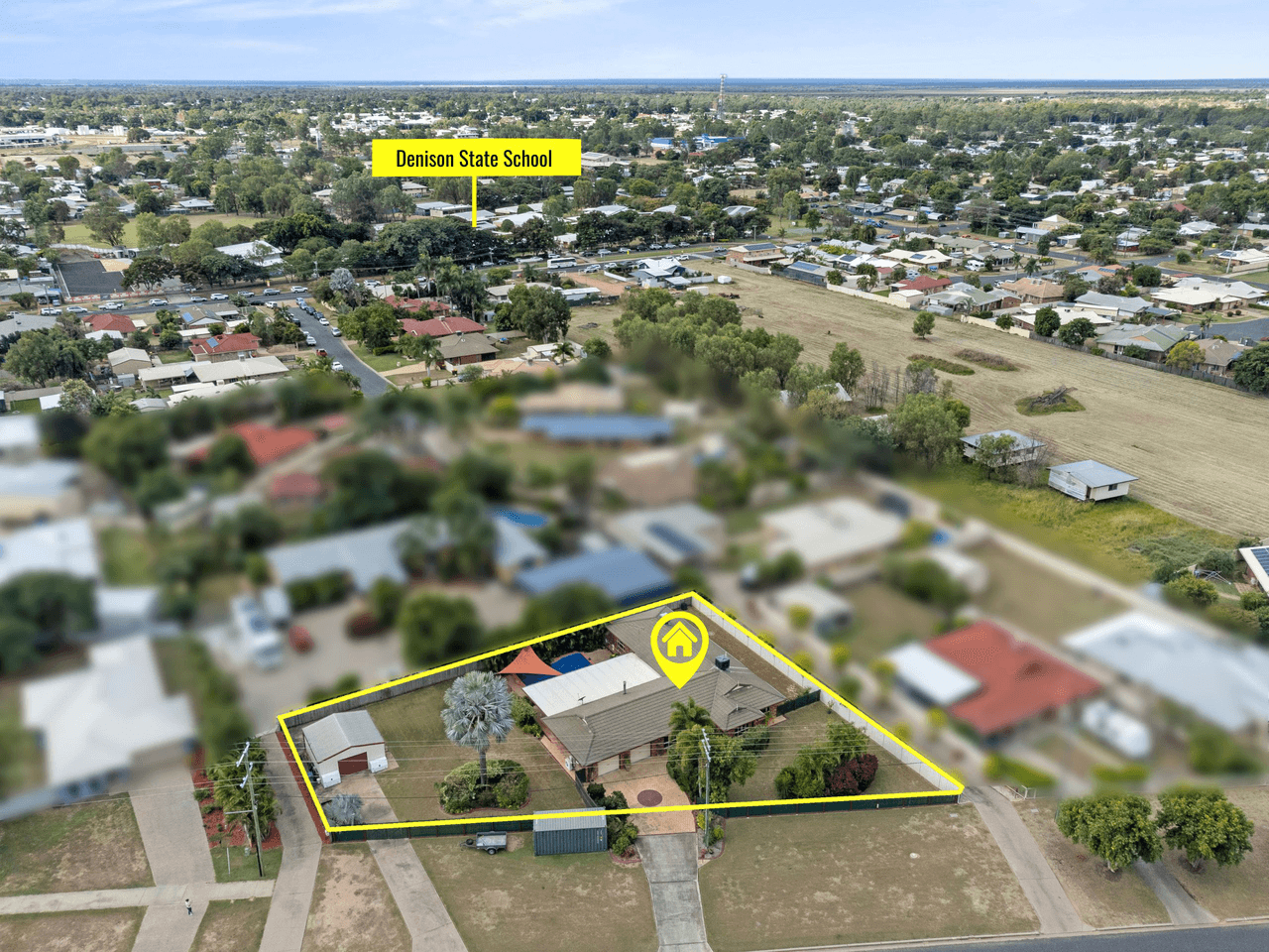 60  Long Street, EMERALD, QLD 4720