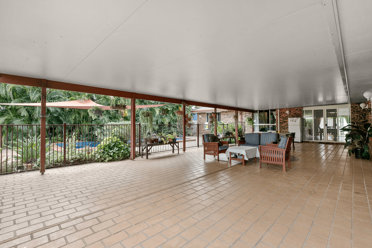 60  Long Street, EMERALD, QLD 4720