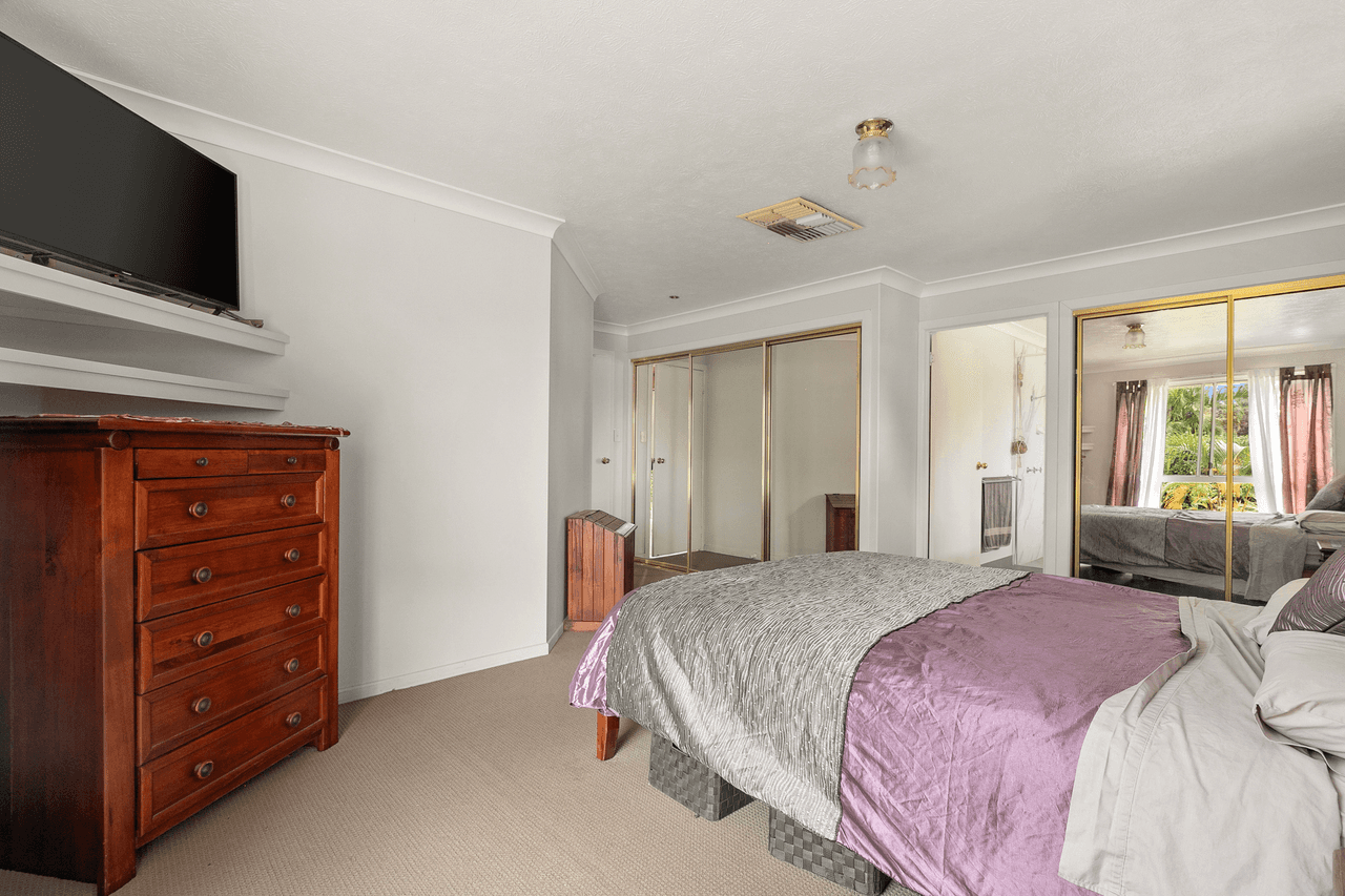 60  Long Street, EMERALD, QLD 4720