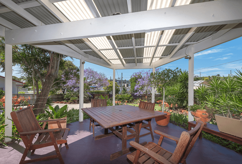 90 Falconer Street, SOUTHPORT, QLD 4215