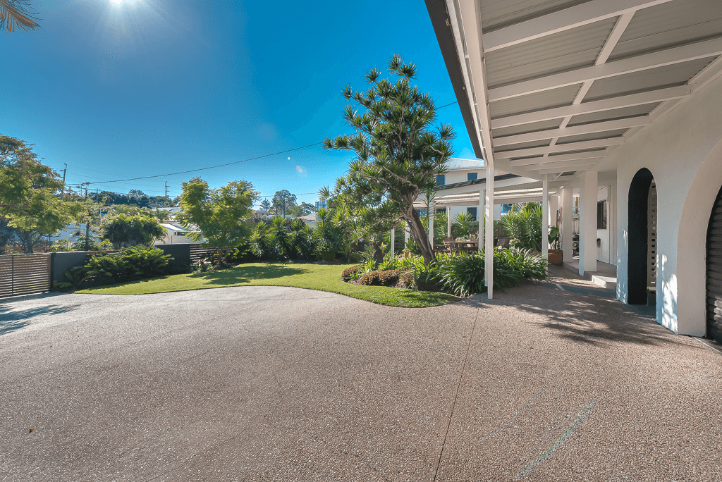 90 Falconer Street, SOUTHPORT, QLD 4215