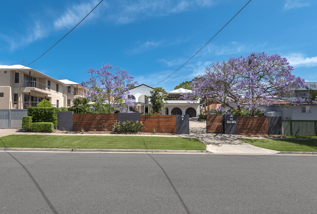 90 Falconer Street, SOUTHPORT, QLD 4215