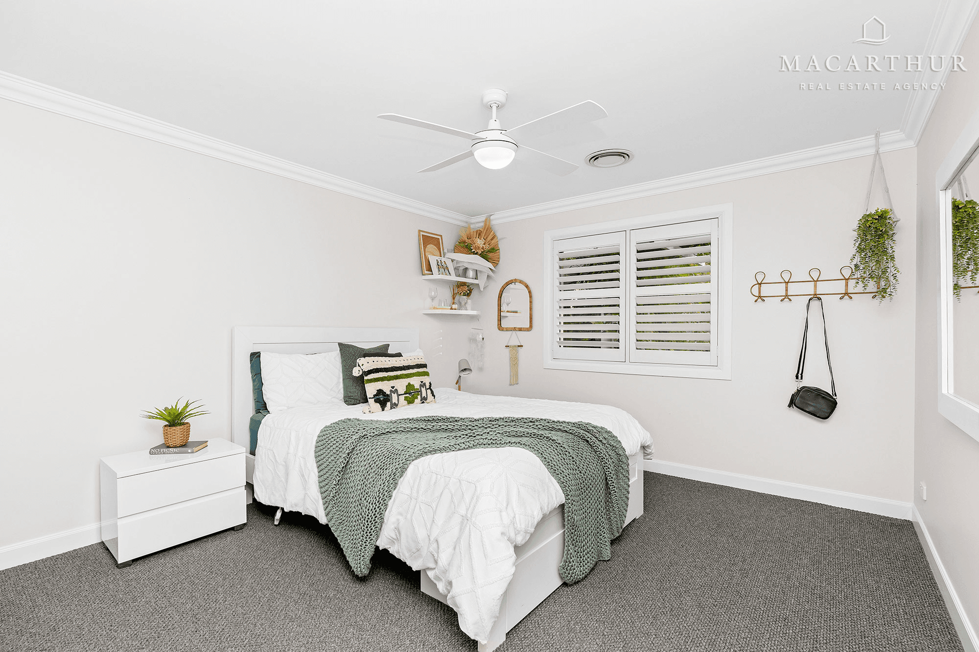 298 Mitchell Road, Lake Albert, NSW 2650